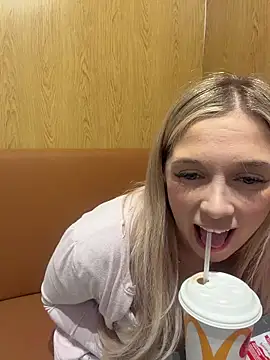 CherryAuroraa online show from March 22, 6:31 pm