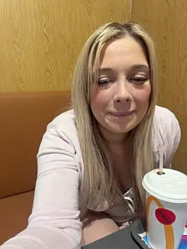 CherryAuroraa online show from March 15, 10:44 am