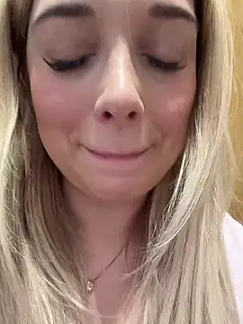 CherryAuroraa online show from March 29, 1:24 pm