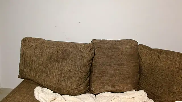 GiltRosebush online show from February 27, 8:30 pm