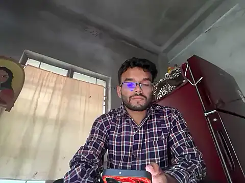 Snapshot of HorriblePastry chatting on December 18, 9:36 am HorriblePastry online show from December 18, 9:36 am