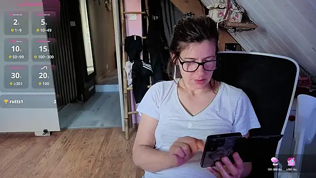 Lina lou4 online show from May 13, 5:42 pm