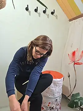 Lina lou4 online show from February 4, 2:45 pm