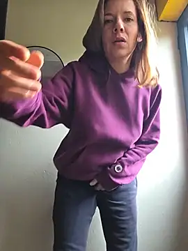 Lina lou4 online show from April 15, 7:14 am