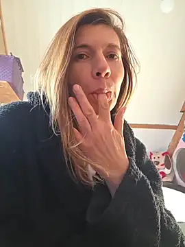 Lina lou4 online show from December 16, 9:46 am