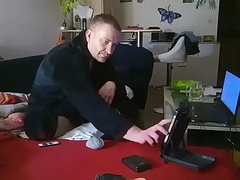 82liska online show from February 20, 11:06 pm