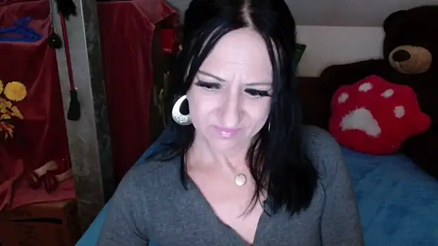 DebraMilf online show from January 19, 7:37 pm