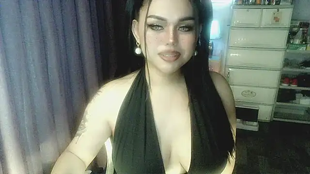 Snapshot of cherry_RED5 chatting on January 27, 9:44 pm cherry RED5 online show from January 27, 9:44 pm