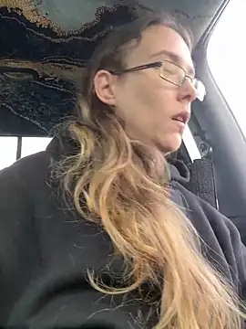 Dakota 02 online show from November 26, 3:01 pm