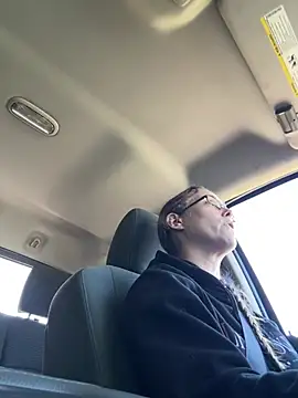 Dakota 02 online show from April 17, 7:28 pm