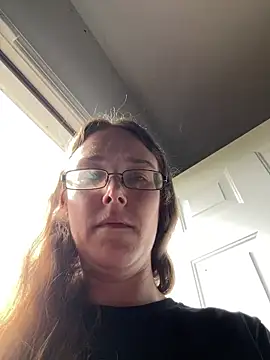 Dakota 02 online show from April 13, 1:59 pm