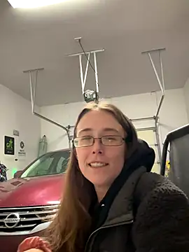 Dakota 02 online show from December 7, 4:04 am