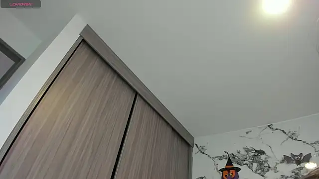 Annaross2 online show from November 1, 7:19 pm