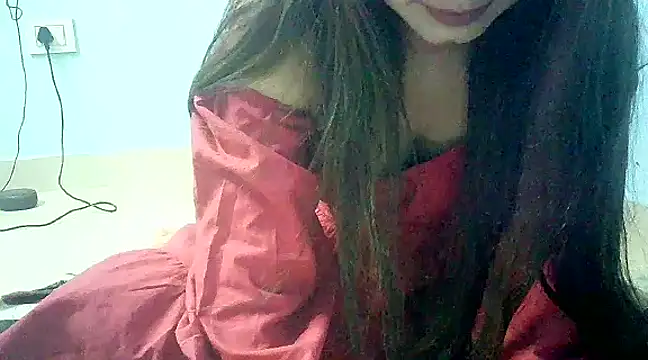 Snapshot of lovelydesi21 chatting on January 26, 1:36 pm lovelydesi21 online show from January 26, 1:36 pm
