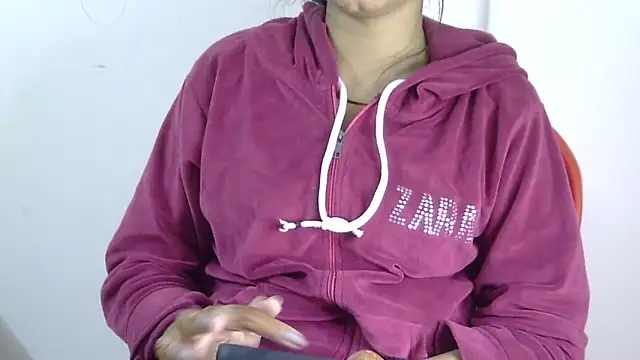 Snapshot of lovelydesi21 chatting on February 4, 4:57 pm lovelydesi21 online show from February 4, 4:57 pm