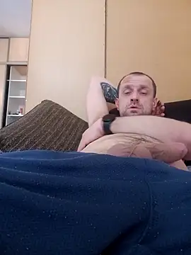 Snapshot of Roman0798 chatting on February 19, 9:28 am Roman0798 online show from February 19, 9:28 am