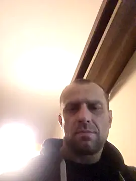 Snapshot of Roman0798 chatting on December 15, 2:28 am Roman0798 online show from December 15, 2:28 am