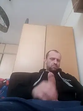 Snapshot of Roman0798 chatting on February 25, 12:16 pm Roman0798 online show from February 25, 12:16 pm