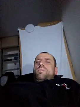 Snapshot of Roman0798 chatting on October 11, 2:12 am Roman0798 online show from October 11, 2:12 am