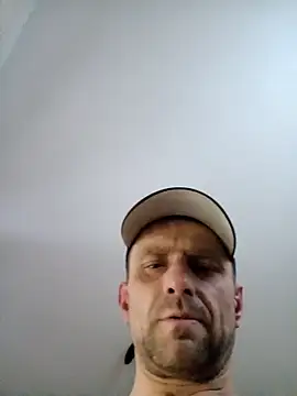 Snapshot of Roman0798 chatting on February 18, 6:15 am Roman0798 online show from February 18, 6:15 am