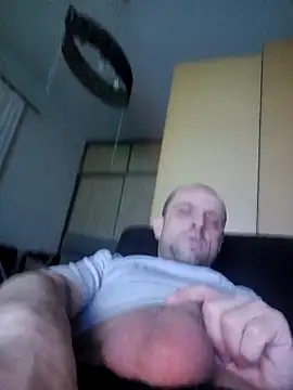 Snapshot of Roman0798 chatting on February 11, 11:33 pm Roman0798 online show from February 11, 11:33 pm