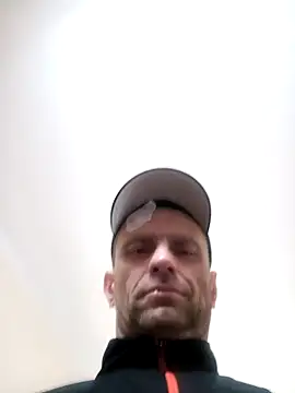 Snapshot of Roman0798 chatting on February 5, 12:38 pm Roman0798 online show from February 5, 12:38 pm