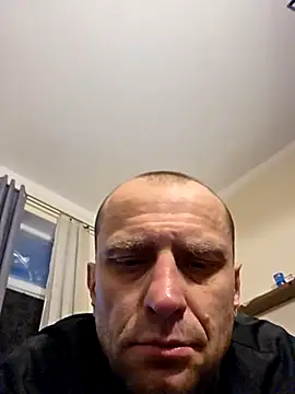 Snapshot of Roman0798 chatting on November 25, 4:02 am Roman0798 online show from November 25, 4:02 am