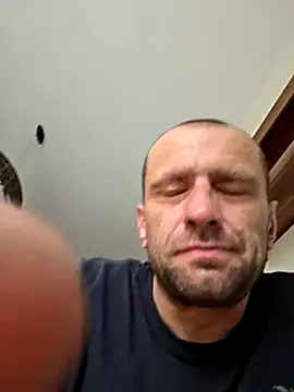 Snapshot of Roman0798 chatting on September 18, 2:20 pm Roman0798 online show from September 18, 2:20 pm