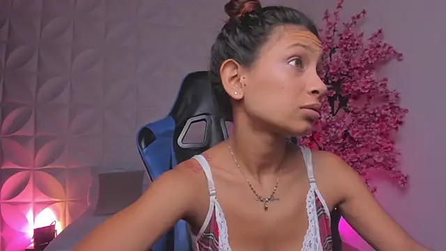 cora 22 online show from March 11, 12:54 pm