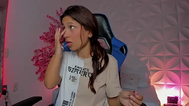 cora 22 online show from November 8, 12:31 pm