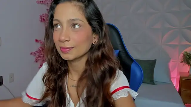 cora 22 online show from April 9, 1:06 pm