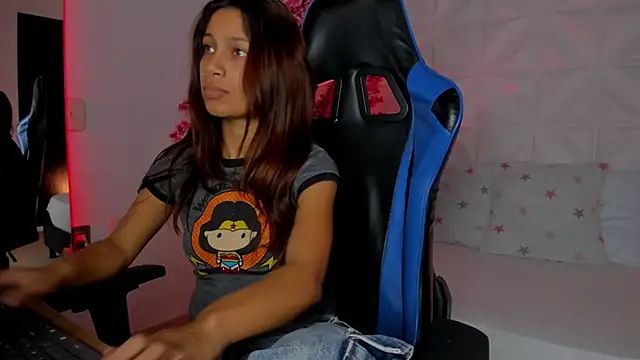 cora 22 online show from November 4, 12:42 pm