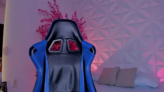 cora 22 online show from December 5, 12:48 pm