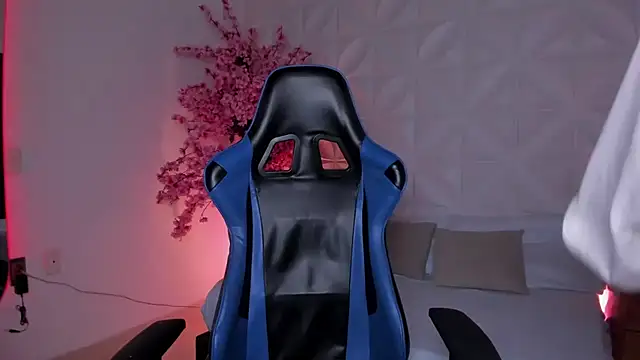 cora 22 online show from December 20, 12:41 pm