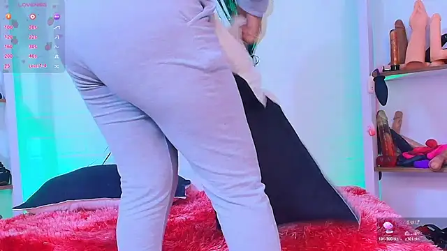 louise nails online show from March 25, 12:48 pm