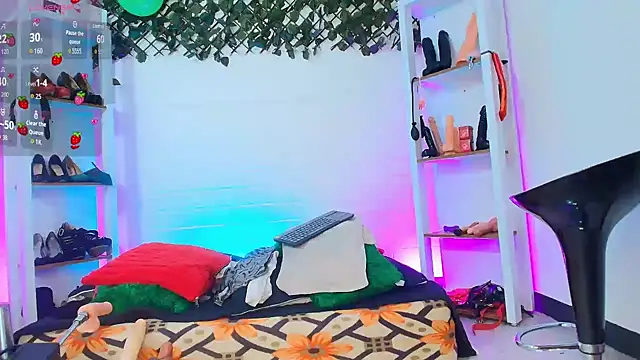 louise nails online show from March 30, 3:57 pm