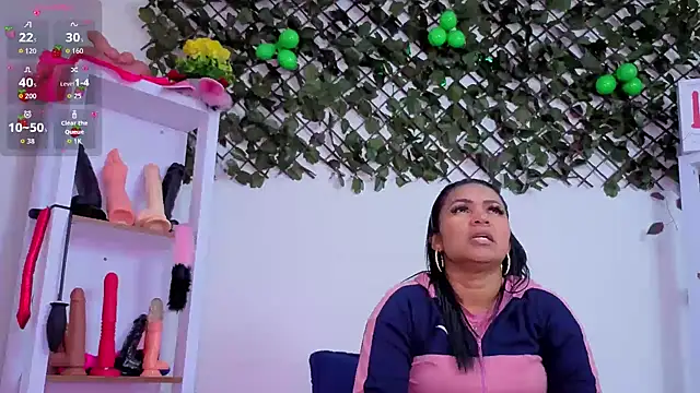 Snapshot of louise_nails chatting on June 10, 5:25 pm louise nails online show from June 10, 5:25 pm