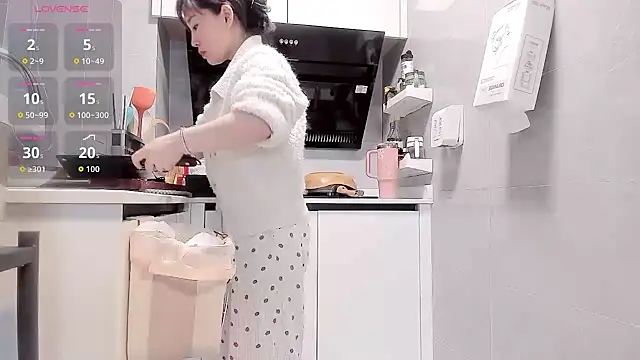 Vivian-6 online show from March 24, 1:27 am