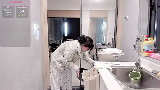 Vivian-6 online show from February 28, 1:05 am