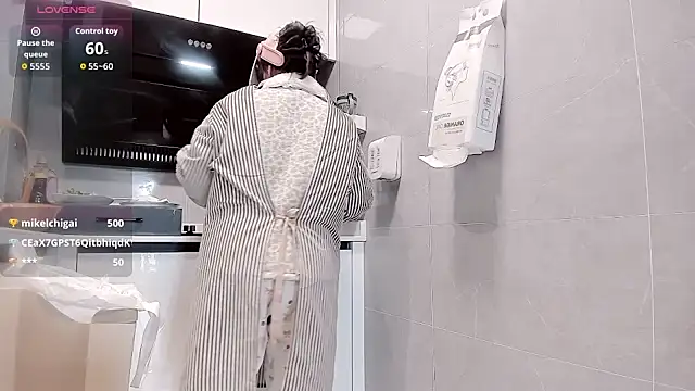 Vivian-6 online show from March 8, 2:04 am