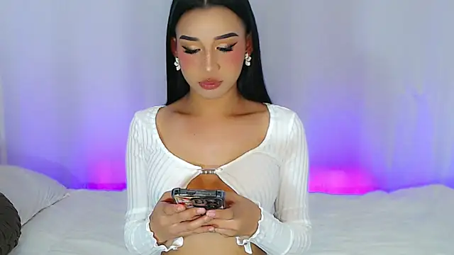 Snapshot of FuckDoll_Nathalie chatting on October 13, 5:58 pm FuckDoll Nathalie online show from October 13, 5:58 pm