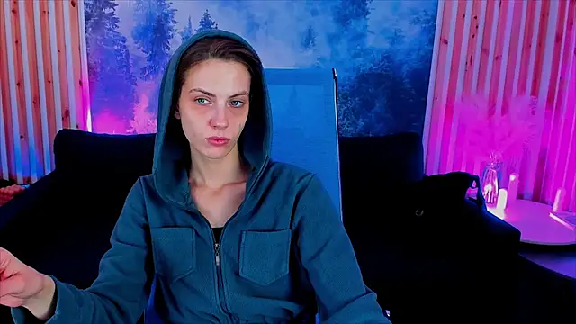 Snapshot of EmilyWilden chatting on October 3, 8:16 am EmilyWilden online show from October 3, 8:16 am