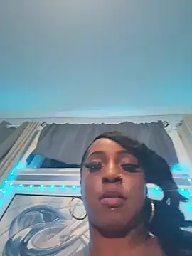 Snapshot of QueKitty chatting on June 21, 3:34 am QueKitty online show from June 21, 3:34 am