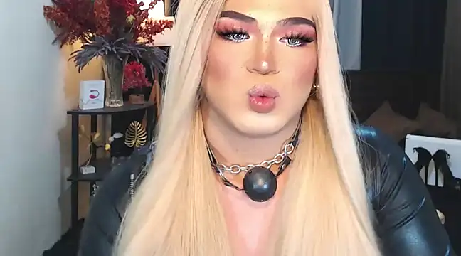 Snapshot of Bitch_Fowler69 chatting on February 26, 10:15 pm Bitch Fowler69 online show from February 26, 10:15 pm