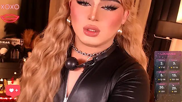 Snapshot of Bitch_Fowler69 chatting on November 15, 5:50 pm Bitch Fowler69 online show from November 15, 5:50 pm