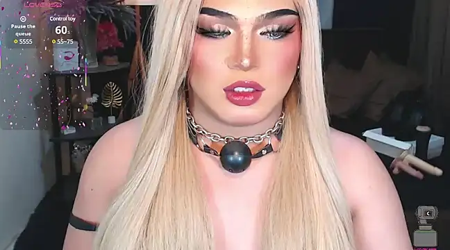 Snapshot of Bitch_Fowler69 chatting on March 18, 6:17 am Bitch Fowler69 online show from March 18, 6:17 am