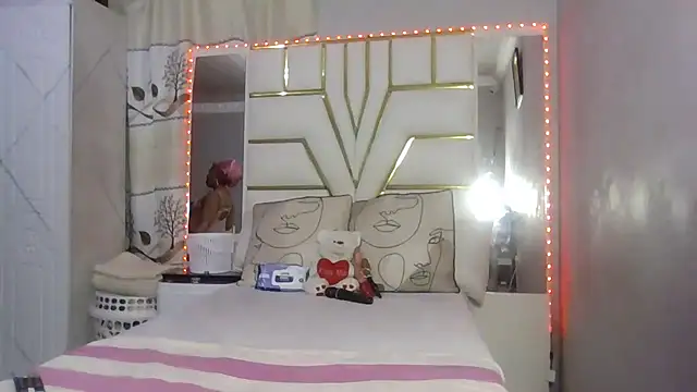 SexyyNana online show from December 23, 1:38 am