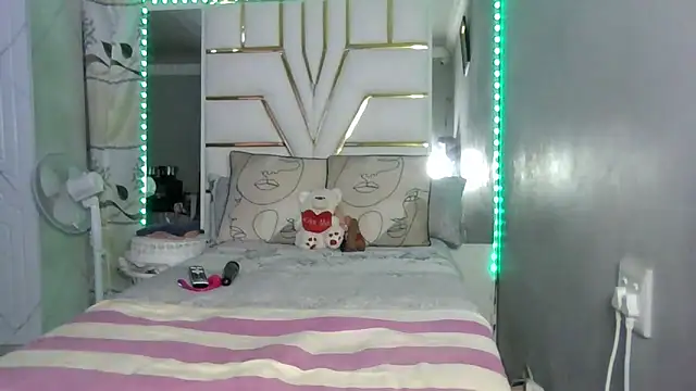 Snapshot of SexyyNana chatting on September 25, 10:38 pm SexyyNana online show from September 25, 10:38 pm