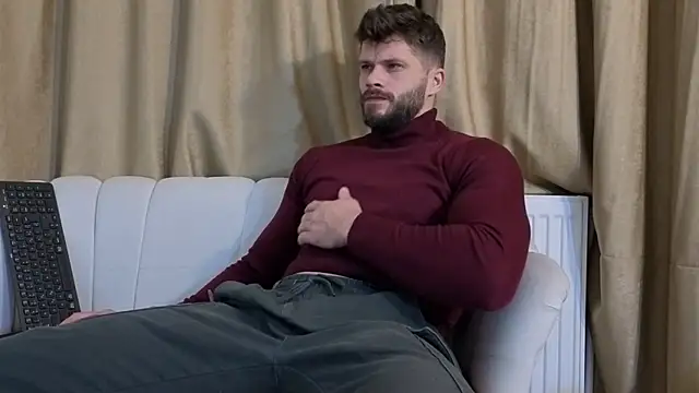 Snapshot of TheTopAlex chatting on November 6, 3:10 am TheTopAlex online show from November 6, 3:10 am