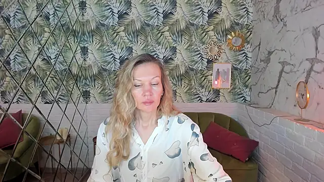 Snapshot of NancyGrace chatting on January 17, 5:22 am NancyGrace online show from January 17, 5:22 am